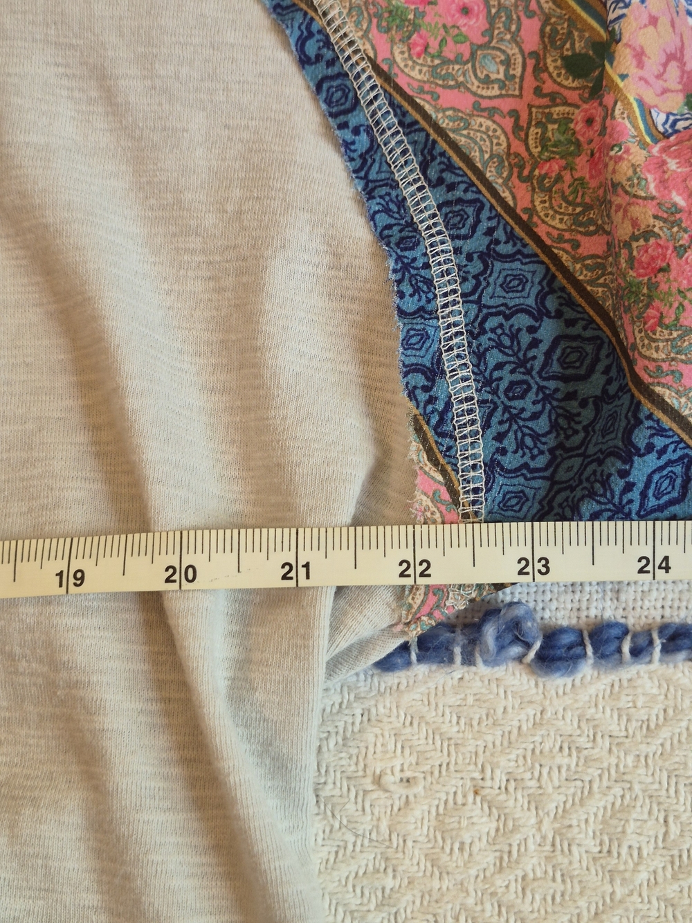 Light Gray Raglan Top with Blue Floral Balloon Sleeves - Picture 7 of 8